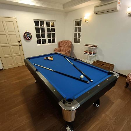 Homestay Laman Nuri, Kota Damansara Petaling Jaya Exterior foto