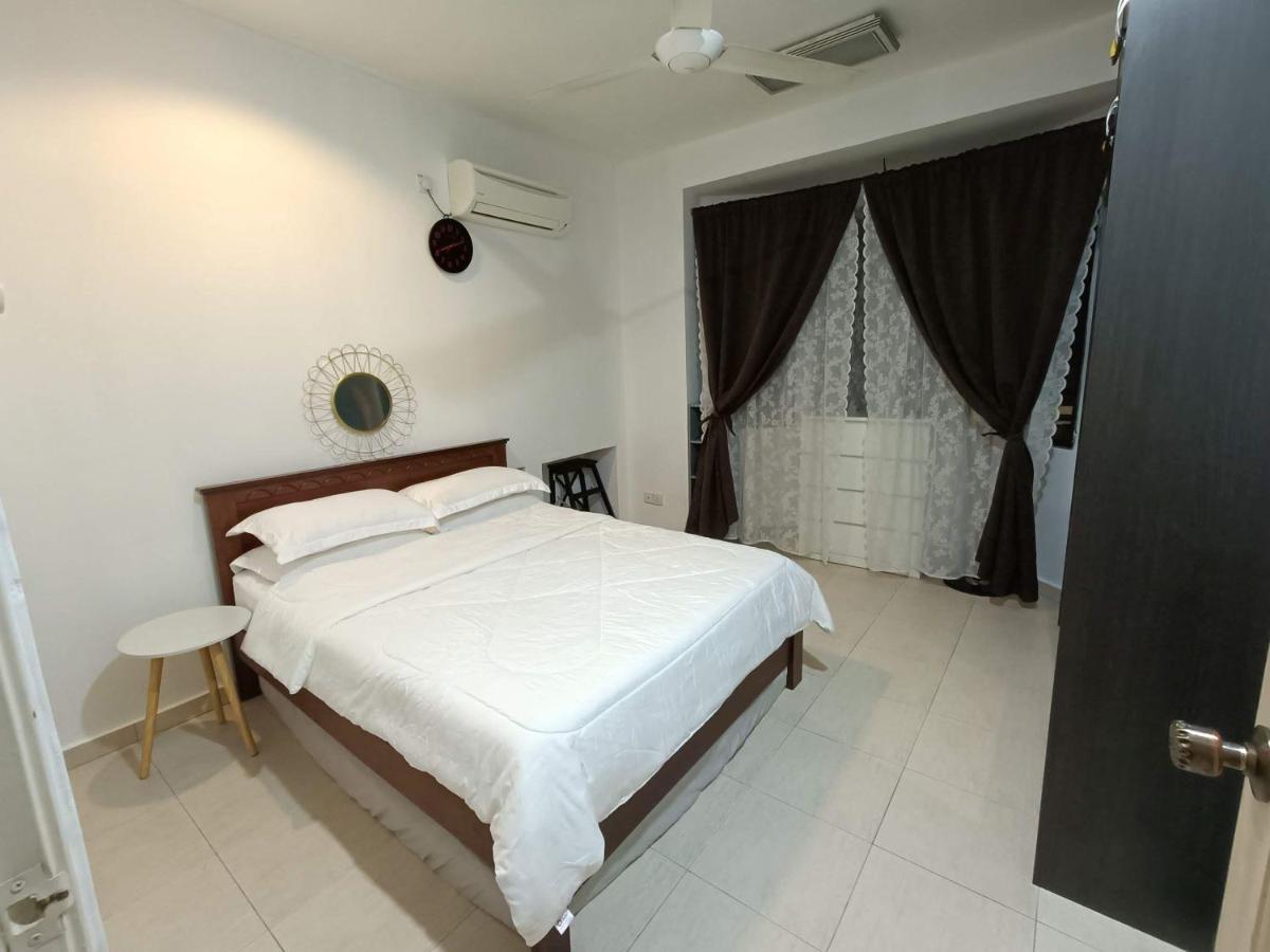 Homestay Laman Nuri, Kota Damansara Petaling Jaya Exterior foto